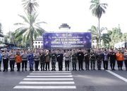 Kapolda Jabar Pimpin Apel Gelar Pasukan Operasi Lilin Lodaya 2024 di Gedung Sate