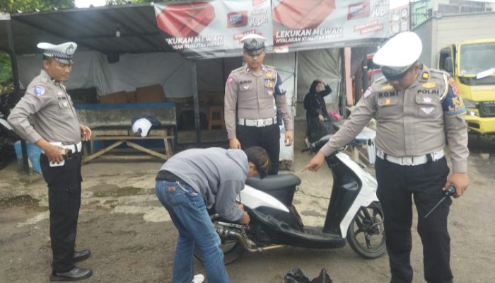 Tegas! Satlantas Polres Cianjur Tindak Pengguna Knalpot Brong