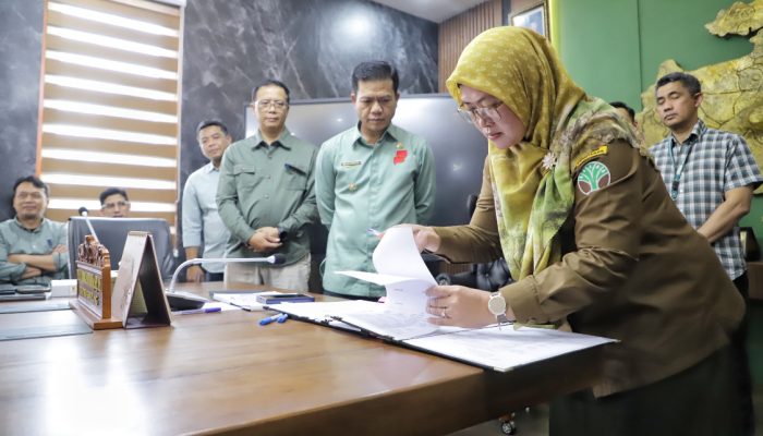 Kejar Target PAD dan Jaga Hutan, Pemkab Bandung Teken Kerjasama dengan PT Palawi Risorsis