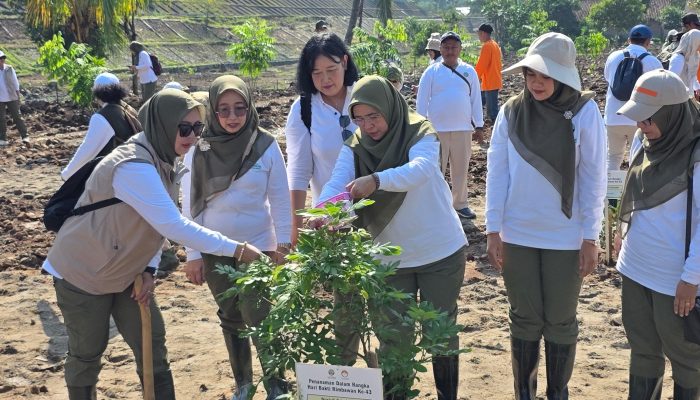 DWP Kementerian Kehutanan Gelar Penanaman Pohon Peringati Hari Bakti Rimbawan ke-43