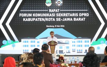 Buka Forum Komunikasi Sekretaris DPRD Kabupaten dan Kota se-Jawa Barat, Buky Wibawa Minta Peran Serta Sinergitas Sekretariat DPRD Diperkuat