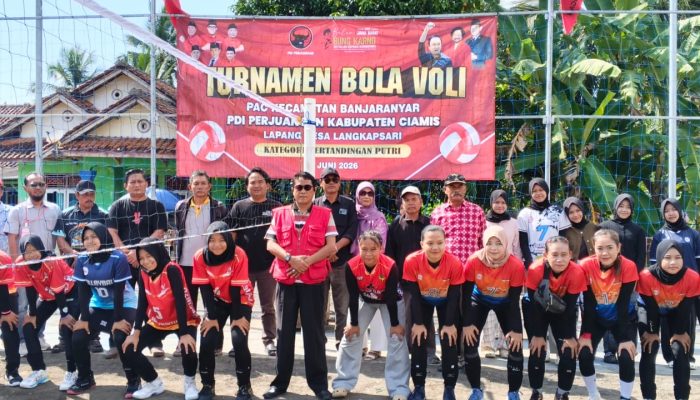 Semarak Bulan Bung Karno, PDI Perjuangan Banjaranyar Adakan Turnamen Voli Putri