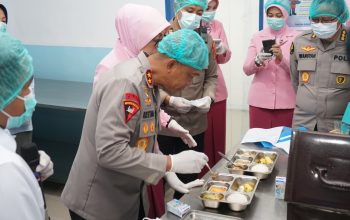 Kapolda Jabar Apresiasi Relawan SPPG Polres Garut dalam Program Pemenuhan Gizi Masyarakat