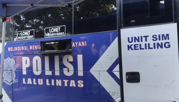 Polda Jabar Hadirkan Layanan SIM Keliling di CFD Dago, Wakapolda Sapa Warga