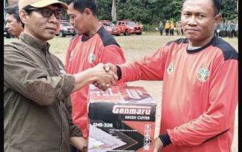 BPDAS Cimanuk Citanduy Perkuat Sinergi Pencegahan Karhutla, Serahkan 8 Alat Pemotong Rumput