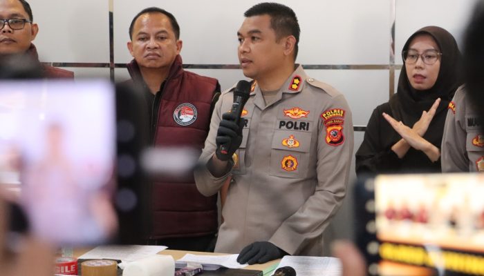 Polisi Gulung Sindikat Narkoba, 12 Tersangka Ditangkap, Sabu Ratusan Juta dan Pohon Ganja Disita