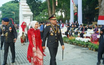 Kapolda Jabar Hadiri Upacara HUT Kemerdekaan RI Ke 81 di Gedung Sate, Puluhan Ribu Warga Antusias