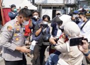 Aksi Peduli Polisi, Bagikan Masker untuk Lindungi Masyarakat dari Abu Vulkanik