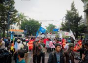 Bandung Kondusif Pasca Kerusuhan Dago, Belasan Anggota Polisi Alami Luka – Luka