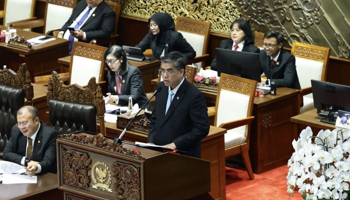 Menaker Ungkap Poin Penting UU Pelindungan Ketenagakerjaan yang Wajib Diketahui Pekerja